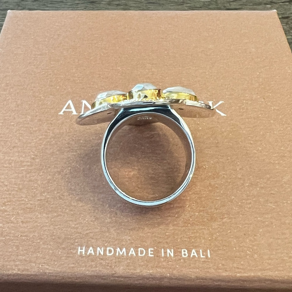 ANNA BECK White Quartz and Mother of Pearl Clover Ring Sz 6 - NIB - Picture 12 of 14